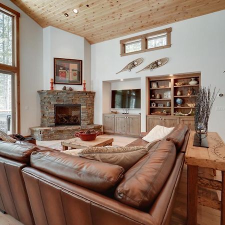 Luxurious Tahoe Donner Home With Golf Course Views! Truckee Exterior photo