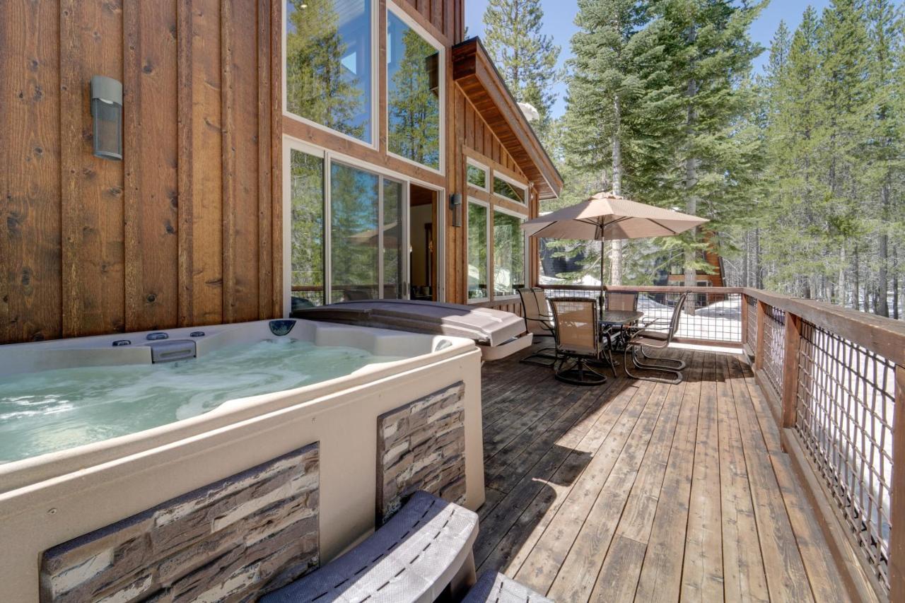 Luxurious Tahoe Donner Home With Golf Course Views! Truckee Exterior photo