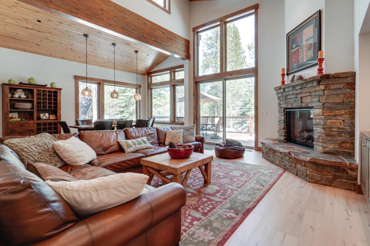 Luxurious Tahoe Donner Home With Golf Course Views! Truckee Exterior photo