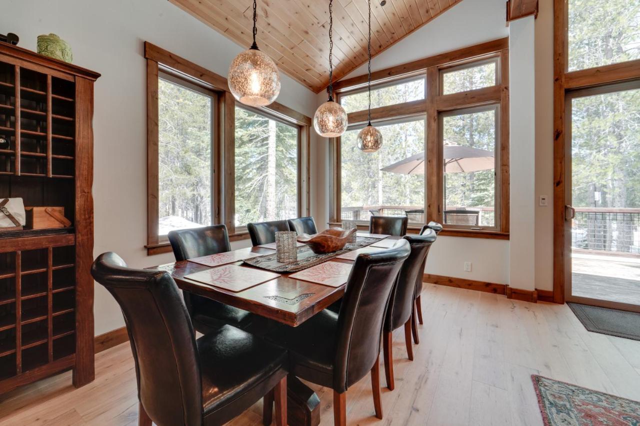 Luxurious Tahoe Donner Home With Golf Course Views! Truckee Exterior photo