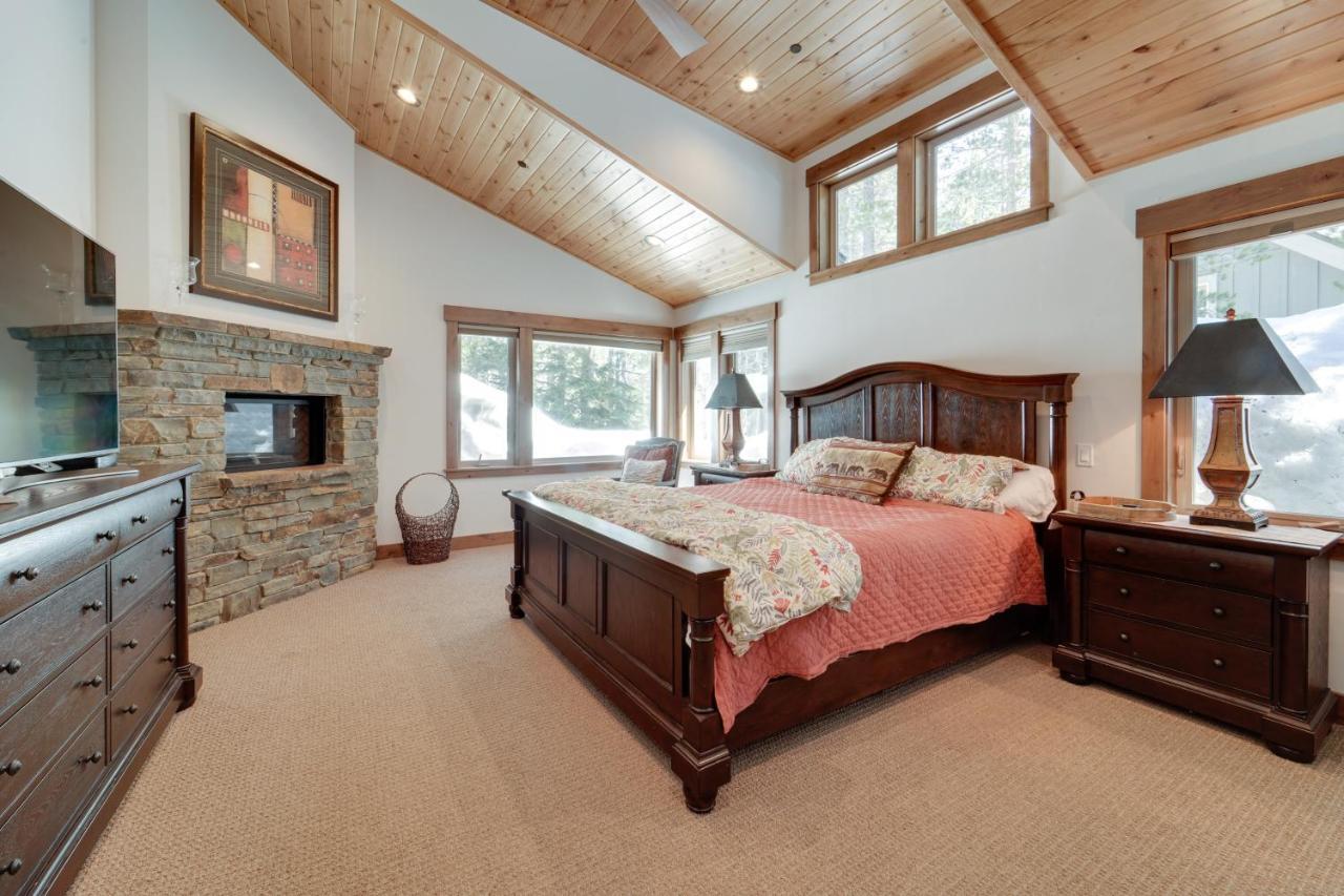 Luxurious Tahoe Donner Home With Golf Course Views! Truckee Exterior photo