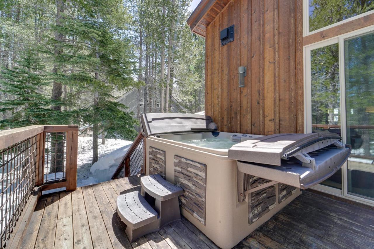 Luxurious Tahoe Donner Home With Golf Course Views! Truckee Exterior photo